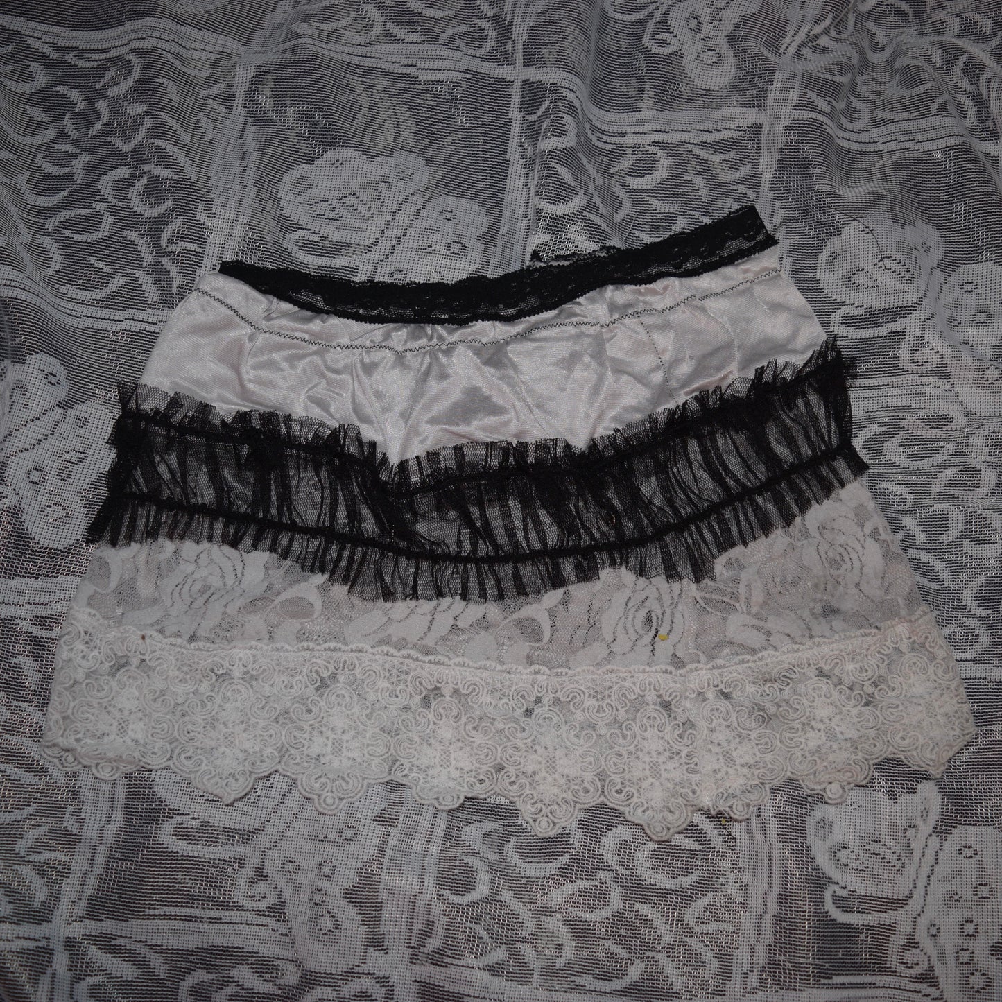 lace mini skirt S/M